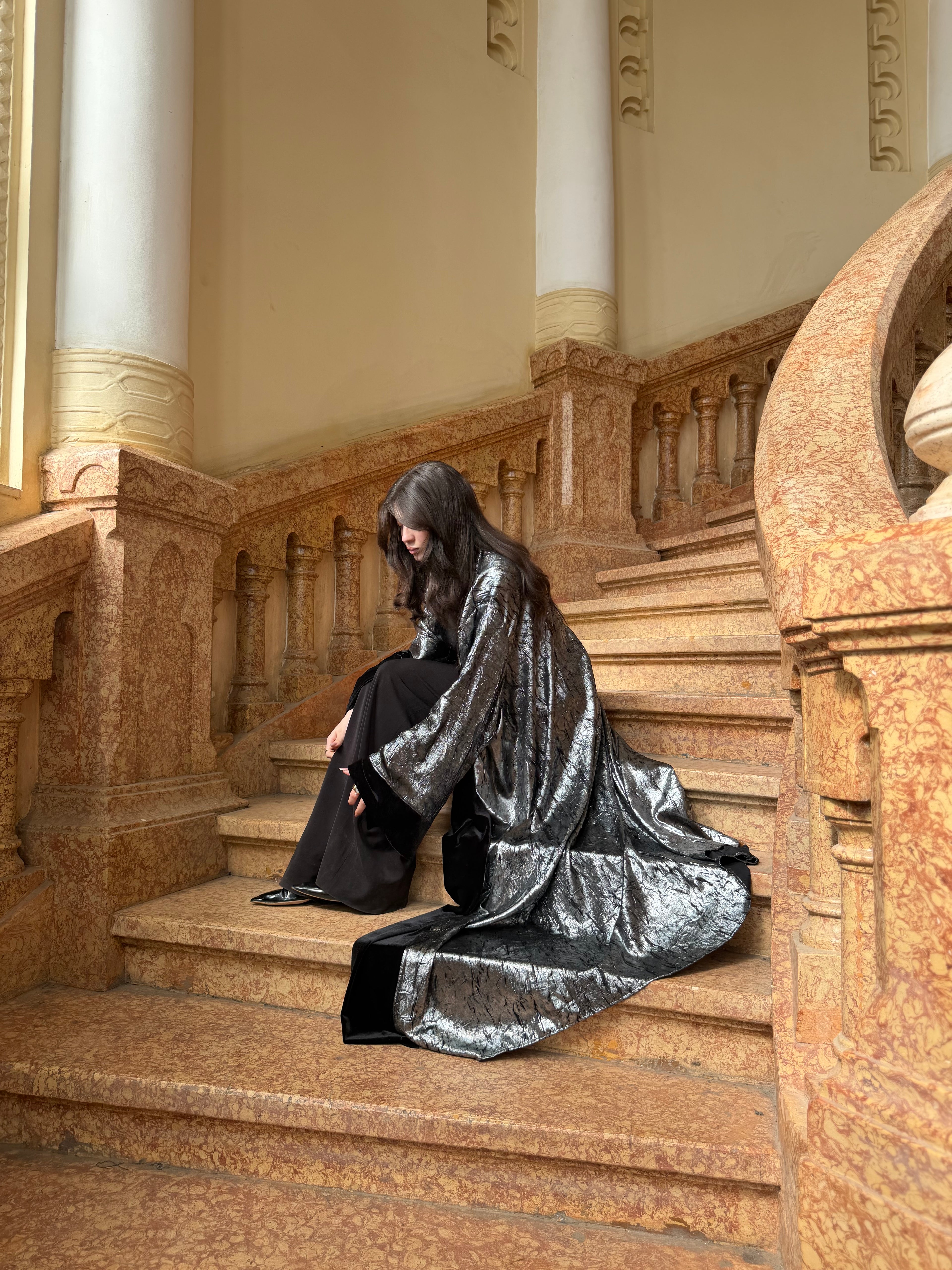Metalic abaya