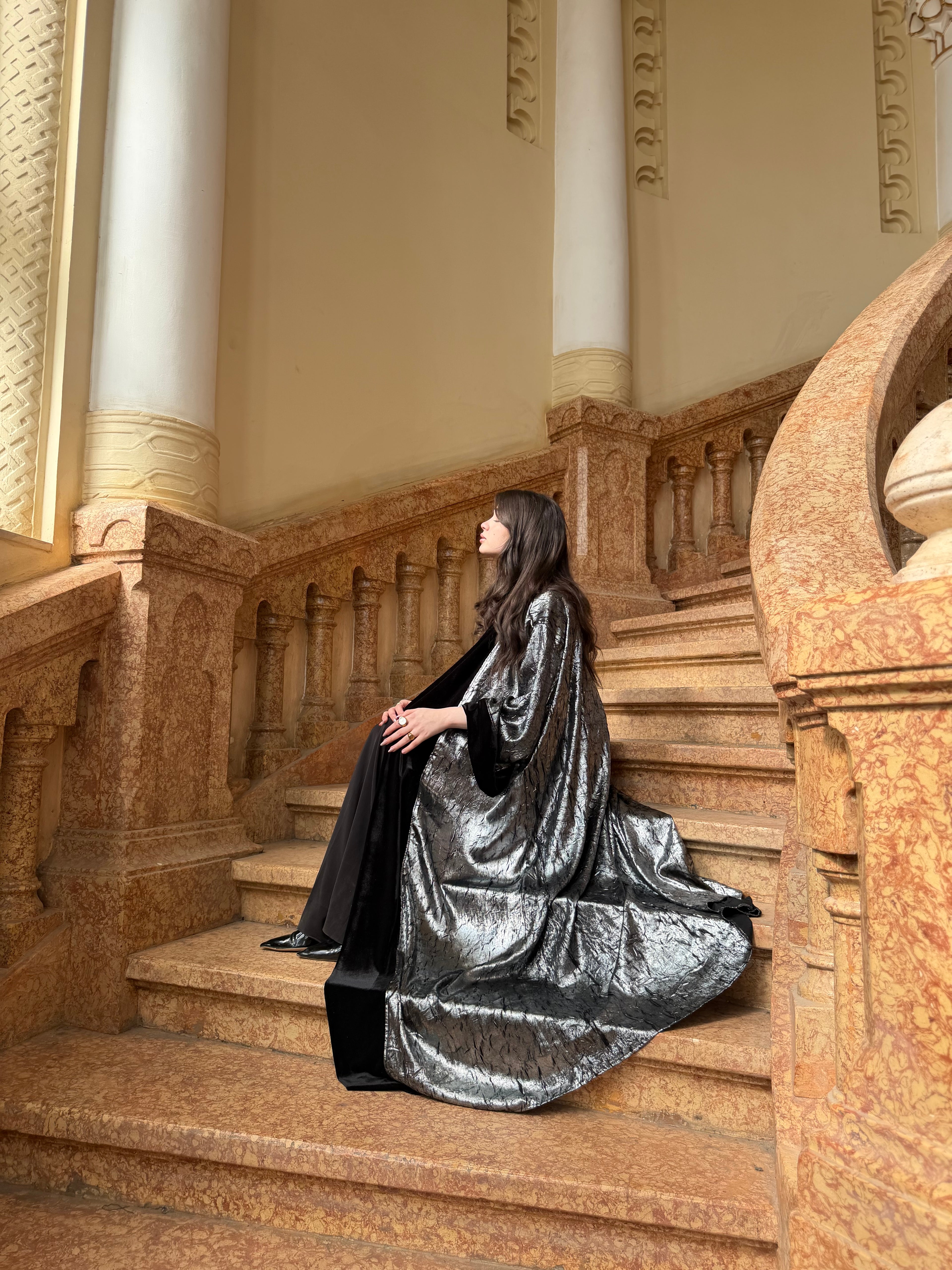 Metalic abaya
