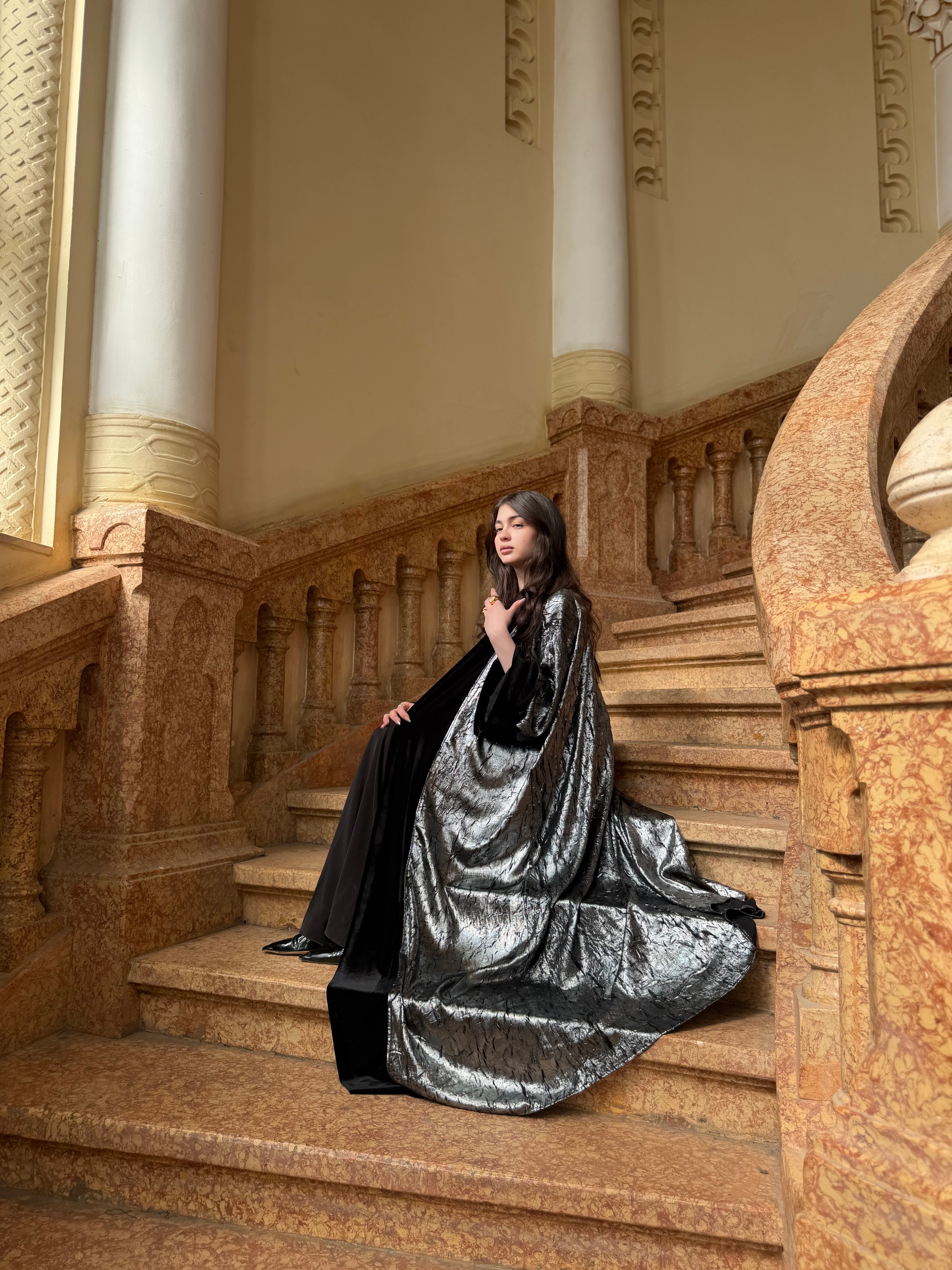 Metalic abaya