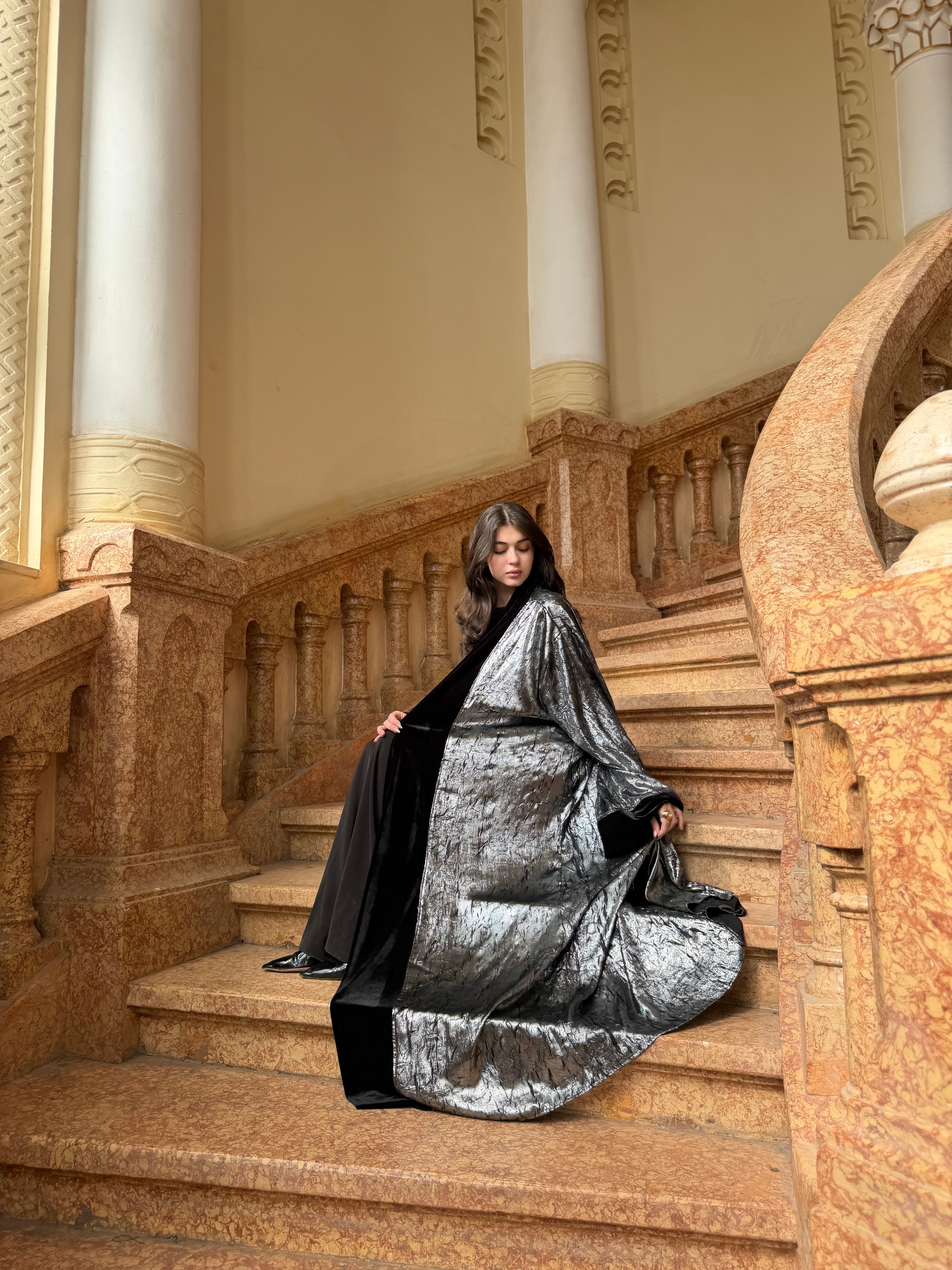 Metalic abaya
